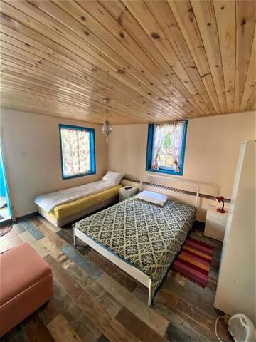 Фото номера Трехместный номер с ванной комнатой Гостевой дом Florina Houses г. Goranovtsi 3